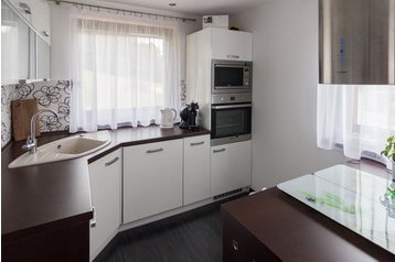 Vasaras māja Valča 8